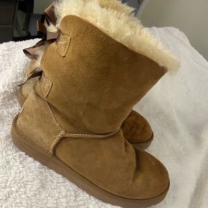 UGG Women's Mini Bailey Bow II Boots   SIZE 7 - Chestnut